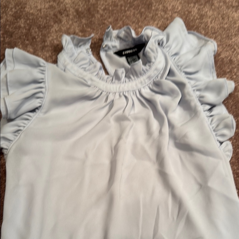 Express Ruffle Blouse - Picture 4 of 8